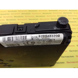 UCH Renault Megane, 8200433200